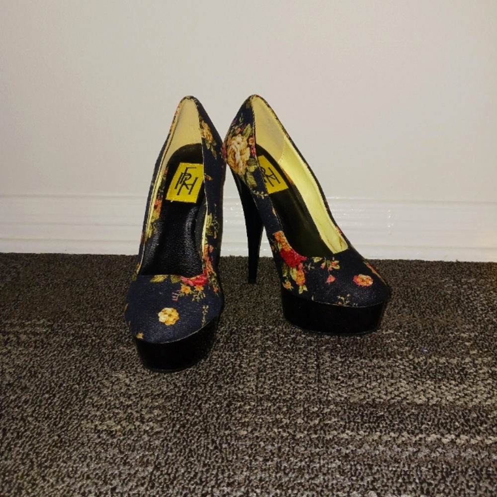 BLK FAHRENHEIT STILETO PUMPS